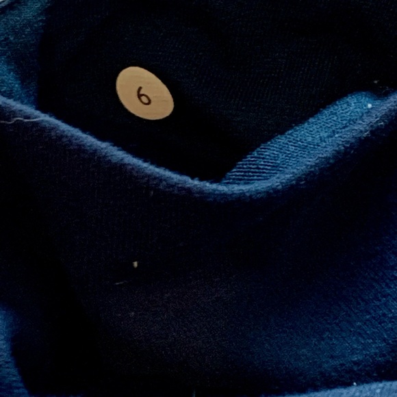 EUC Lululemon Size 6 crop - Picture 5 of 8